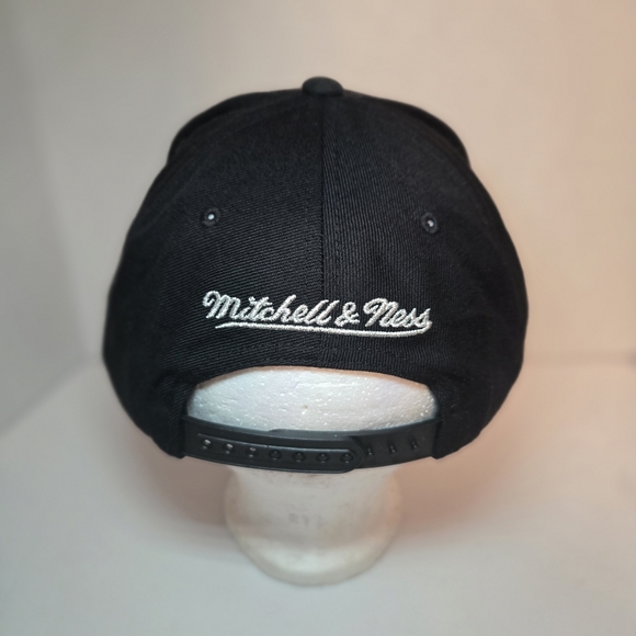 Toronto Raptors Snapback Hat - Picture 3 of 5